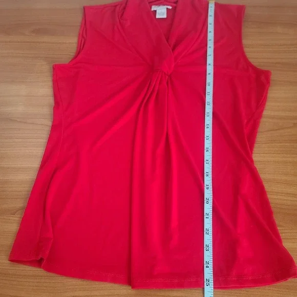 Carmen Marc Valvo Red Sleeveless Blouse Twist Front Draped Neckline Sz M V- Neck - Picture 5 of 7